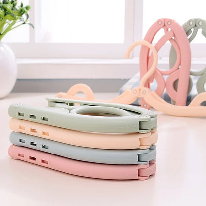 5 szt. nowoczensych wieszaków